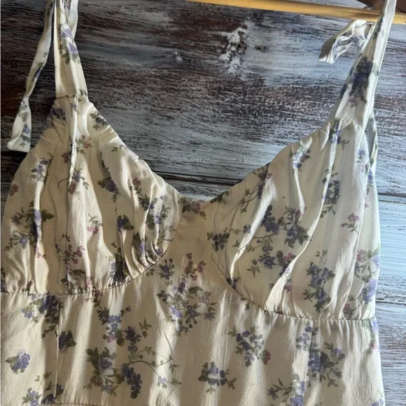 Trixxi Cream and Blue Floral Maxi Dress - Picture 3 of 5